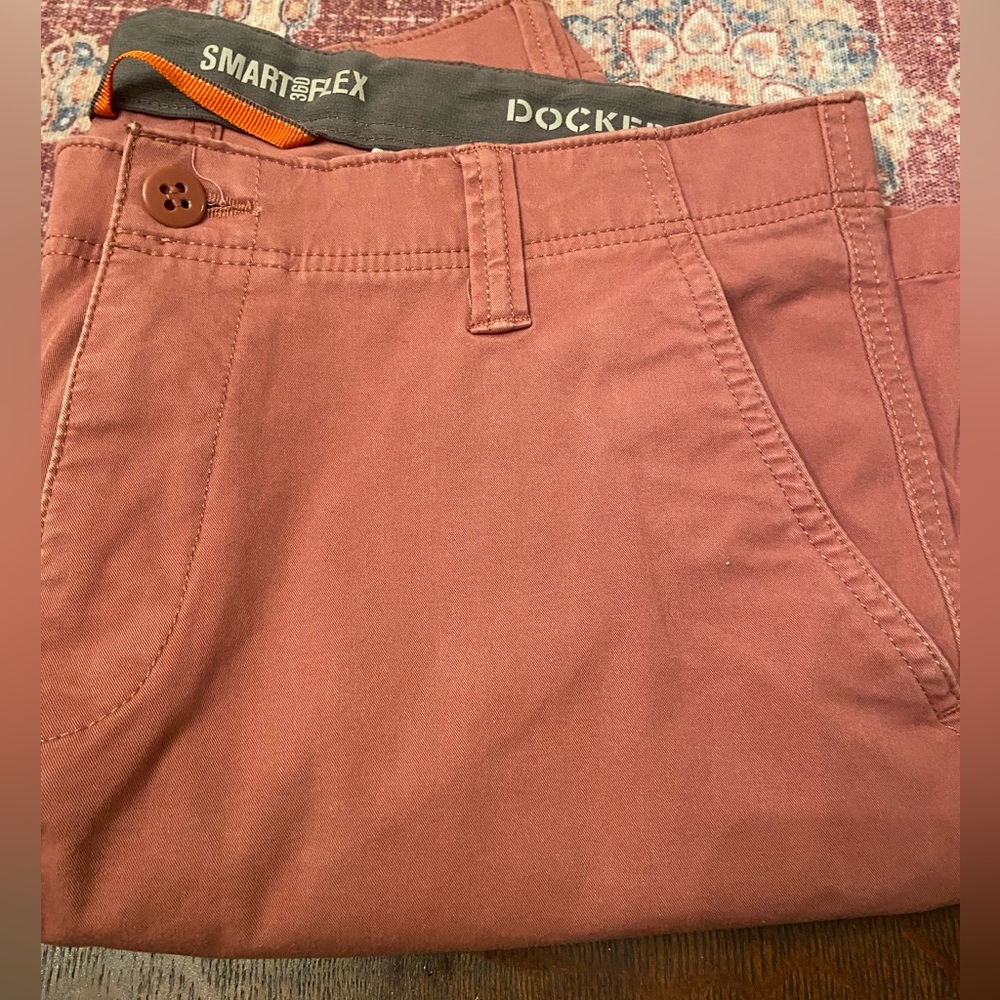 EUC Dockers Men's Smart Flex Shorts - Size 34